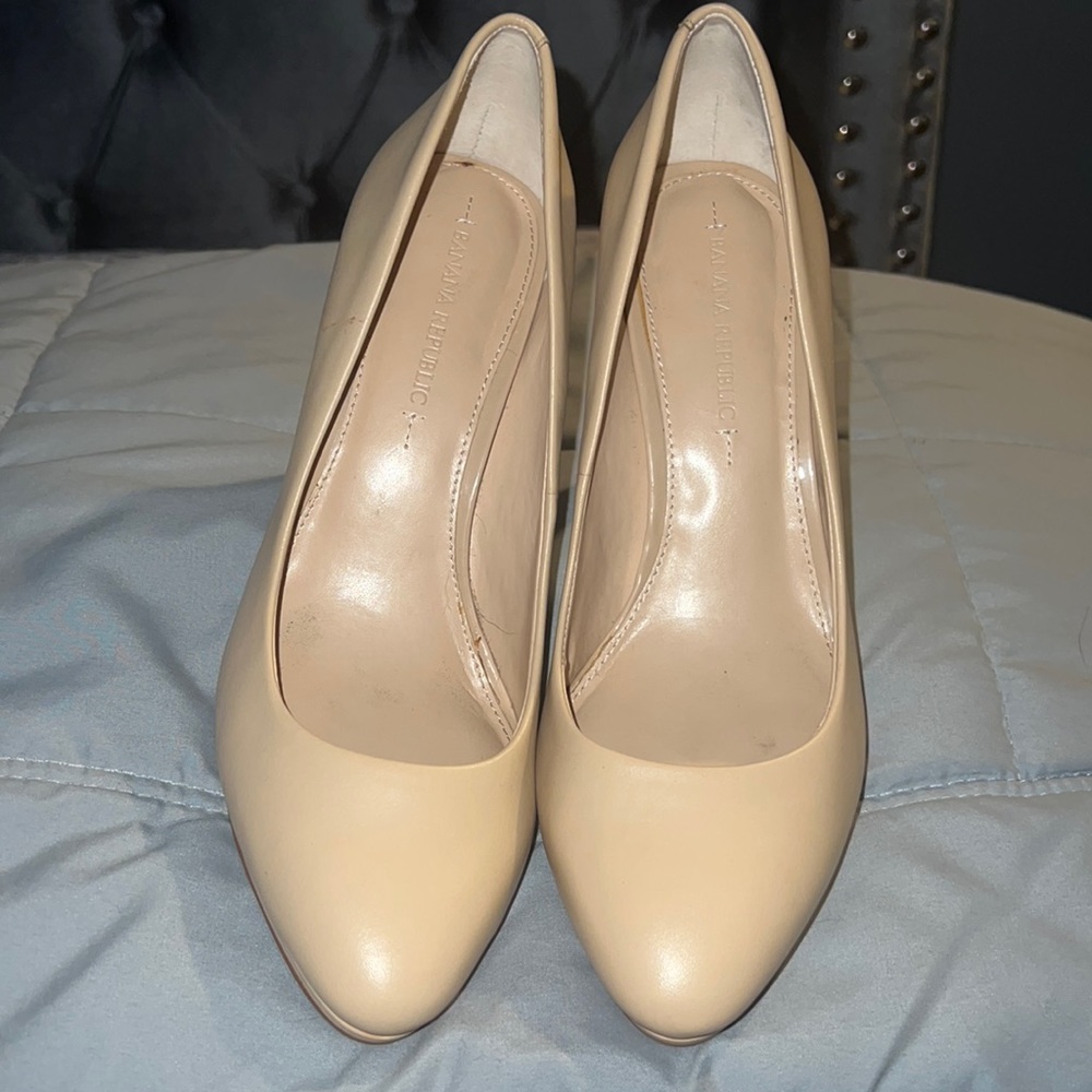 Banana Republic Nude Heels Size 8
